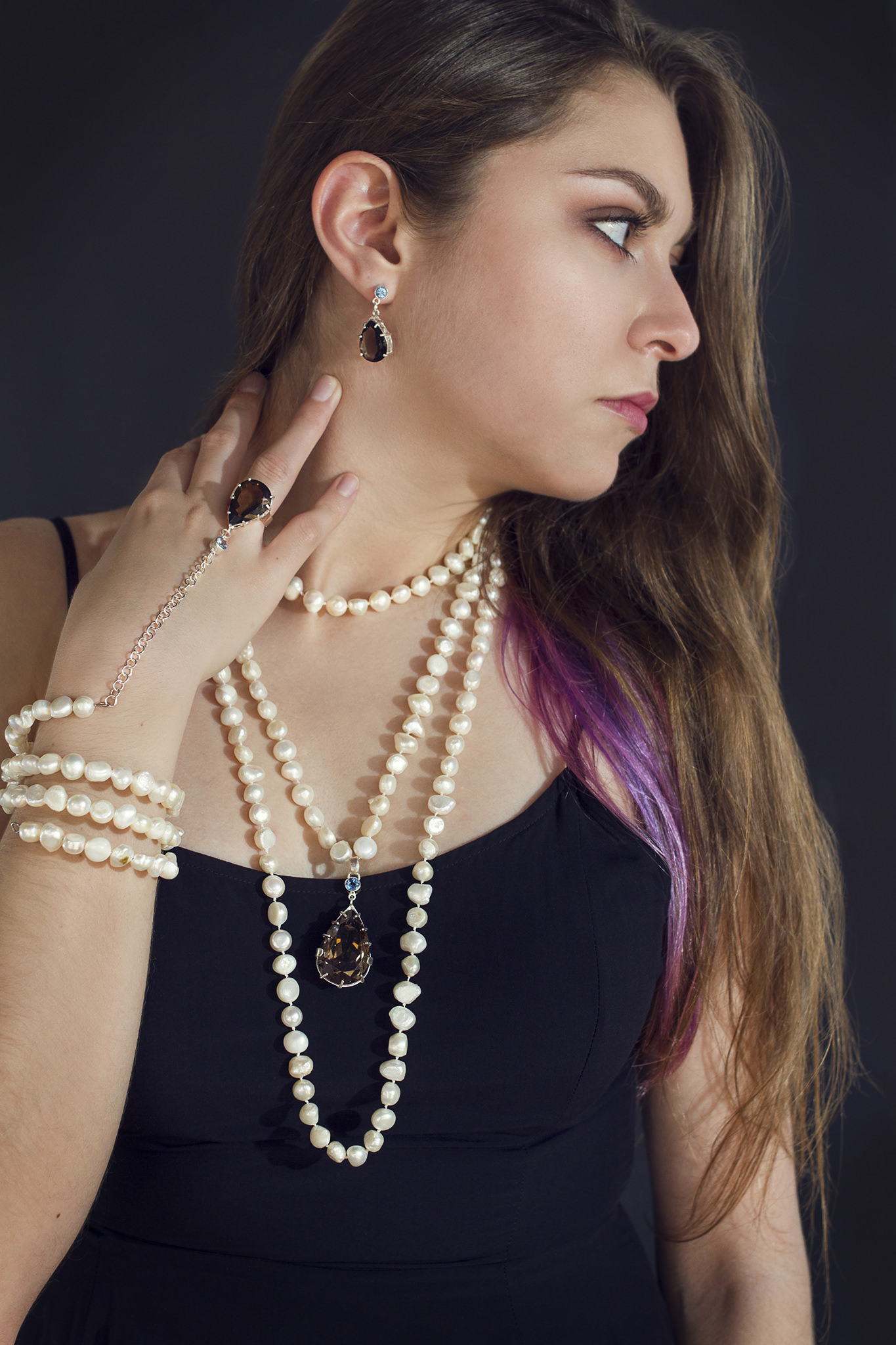 Baroque pearls necklace with smoky topaz and blue zircon