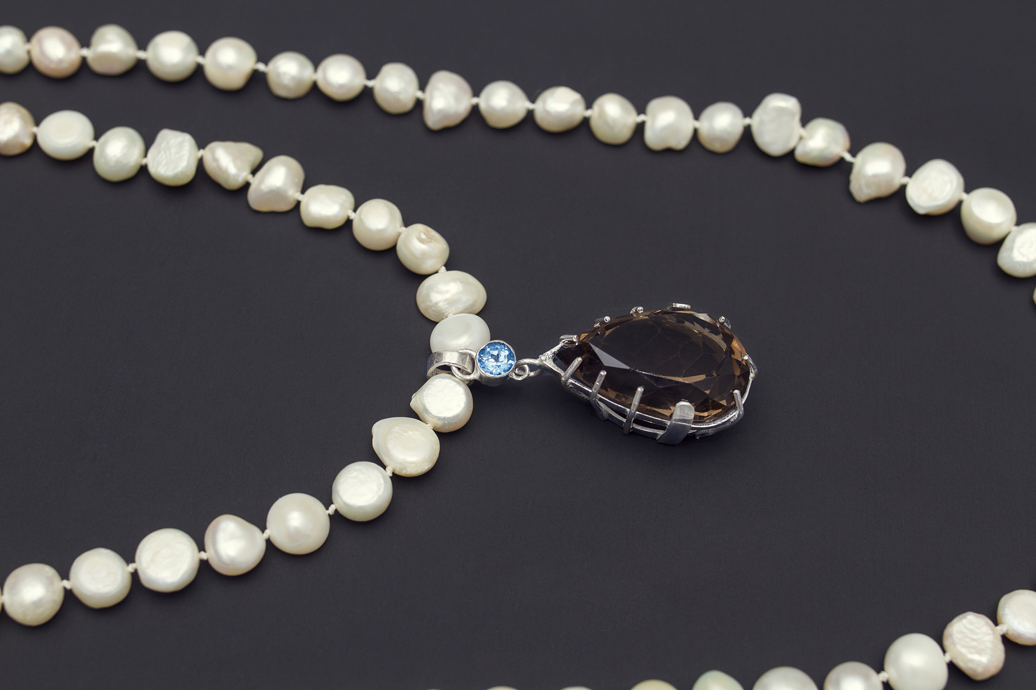 Baroque pearls necklace with smoky topaz and blue zircon - Imagen 2